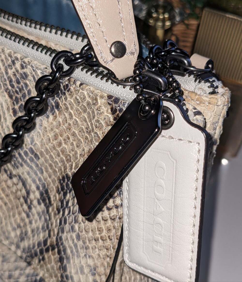 Coach NWT - Picture 8 of 16